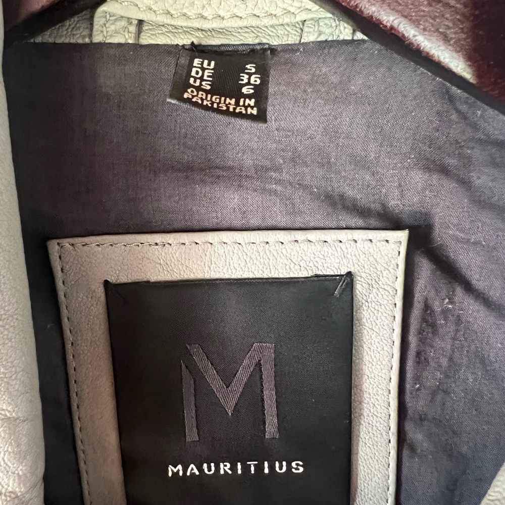 Mauritius Women's Leather Jacket - Beige with Just smile & studded hearts - Picture 2 of 13